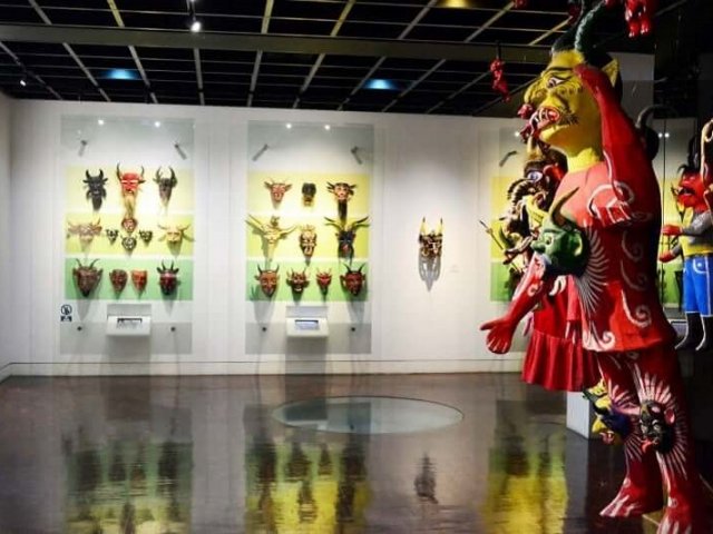 Museu de Arte Popular em Cancún no México